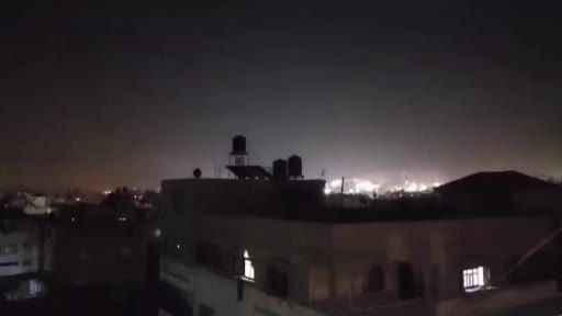 İsrail, Gazze'yi de vurdu