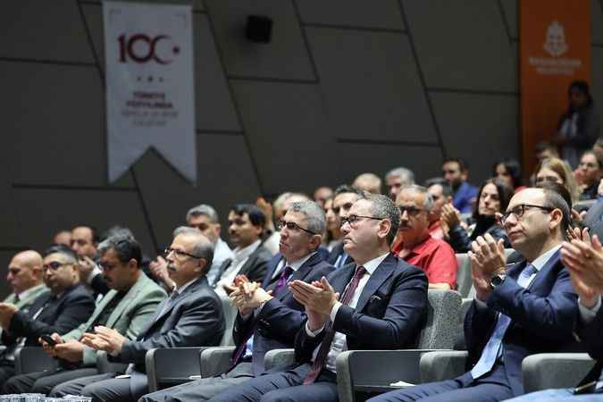 Başakşehir’de Türkiye Yüzyılı’nda Gençlik ve Spor Çalıştayı yapıldı