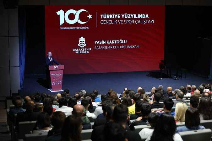 Başakşehir’de Türkiye Yüzyılı’nda Gençlik ve Spor Çalıştayı yapıldı