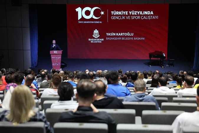 Başakşehir’de Türkiye Yüzyılı’nda Gençlik ve Spor Çalıştayı yapıldı