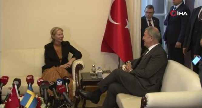 Milli Savunma Komisyonu Başkanı Akar, İsveç Büyükelçisi Mard ile görüştü
