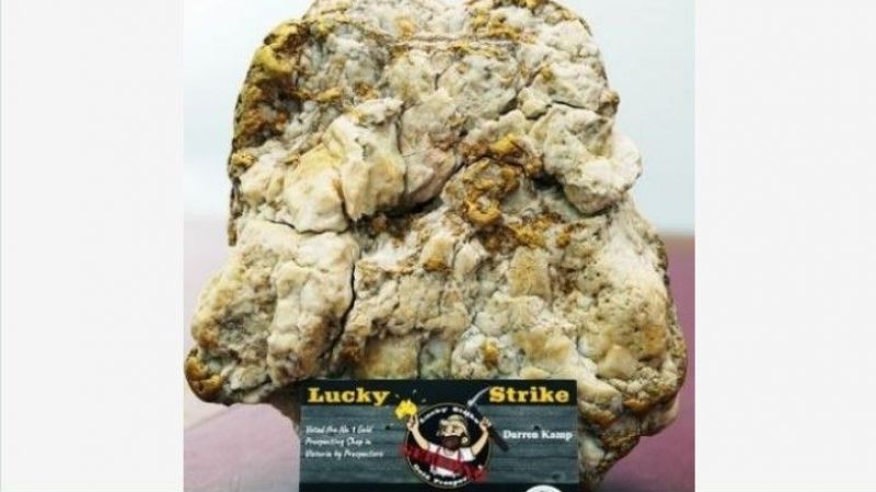 Altın avcısı 4.6 kilogram ağırlığında külçe buldu