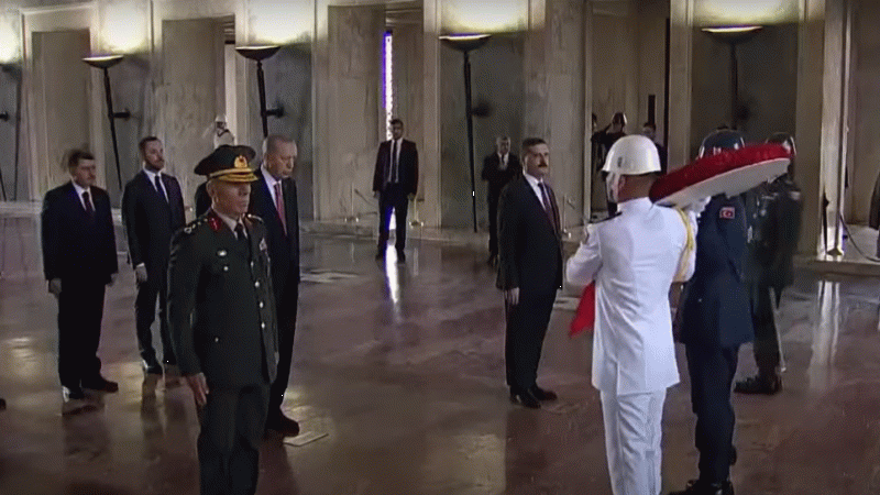 Cumhurbaşkanı Erdoğan, yemin sonrası Anıtkabir’i ziyaret etti