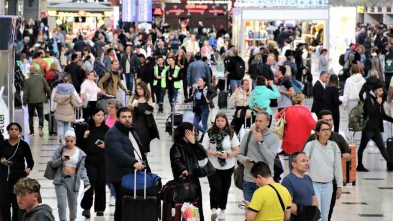 Antalya 8 milyon 11 bin 828 turist sayısına ulaştı