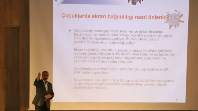 Kartal Belediyesi’nden ‘İnternetin Çocuklar Üzerindeki Zararlı Etkileri’ semineri