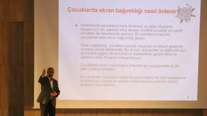 Kartal Belediyesi’nden ‘İnternetin Çocuklar Üzerindeki Zararlı Etkileri’ semineri