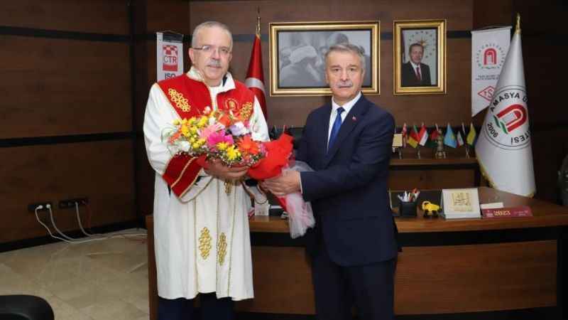 Amasya Üniversitesi’nde yeni rektör göreve başladı