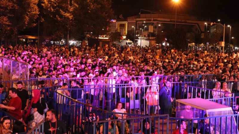 Niran Ünsal, Düzceliler ile buluştu