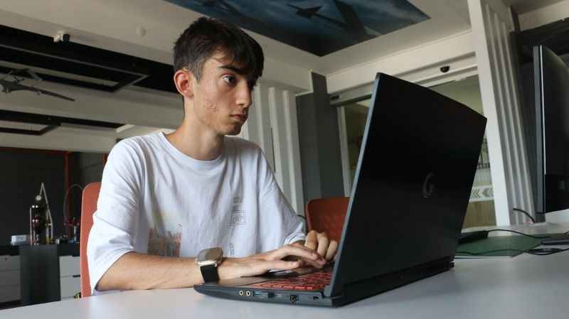 Lise öğrencisi kanserle ilgili program geliştirdi