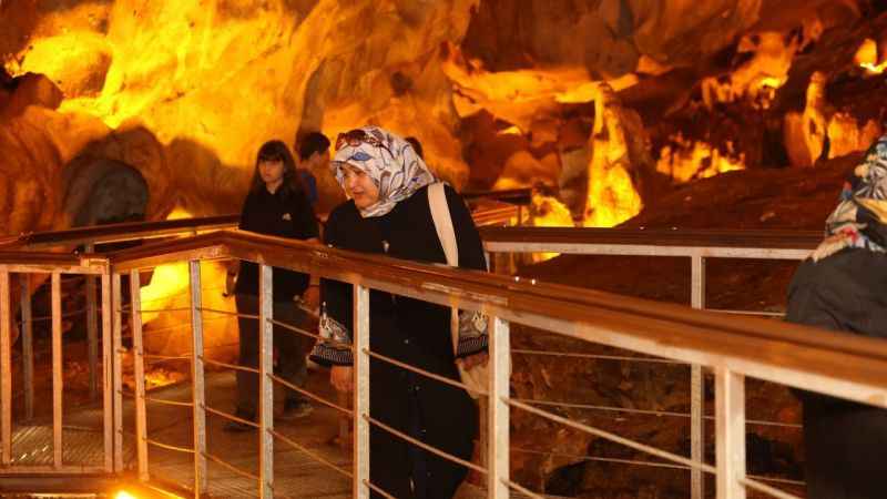 Turistlerin yeni gözdesi: Tulumtaş Mağarası