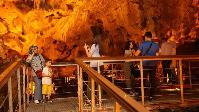 Turistlerin yeni gözdesi: Tulumtaş Mağarası