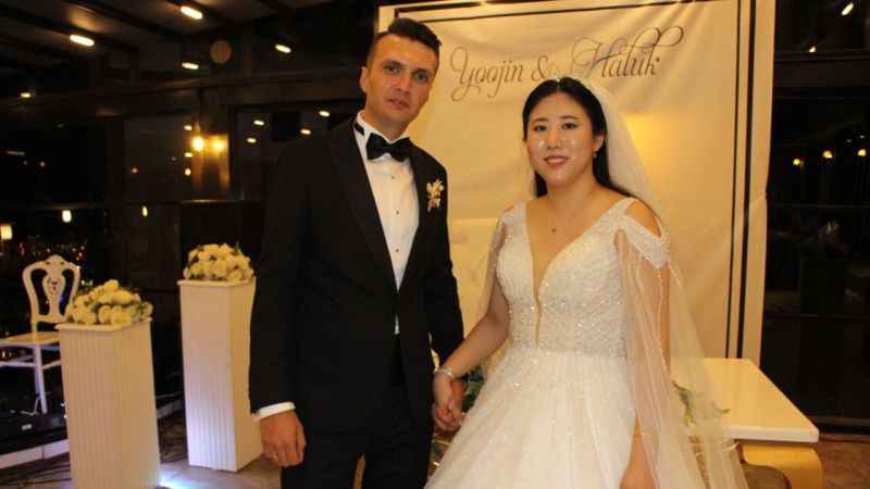 Koreli Yoojin kalbini Türk askeri Haluk’a kaptırdı