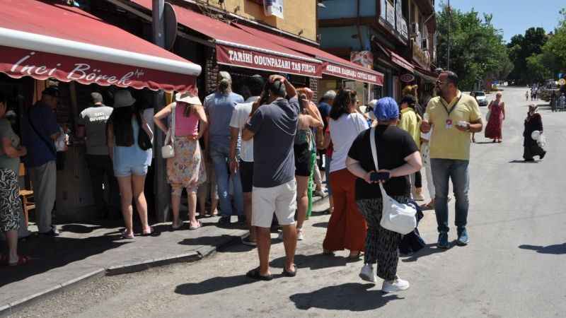 Turistler Eyyam-ı Bahuru takmadı