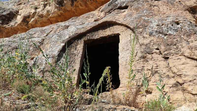 Sivas'taki gizemli oyuk merak uyandırıyor