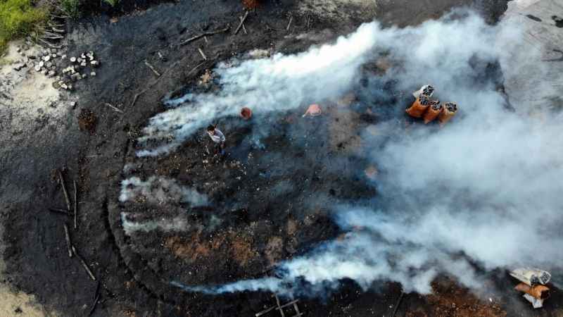 Yüzlerinde kömür karasıyla mevsimlik işçiler