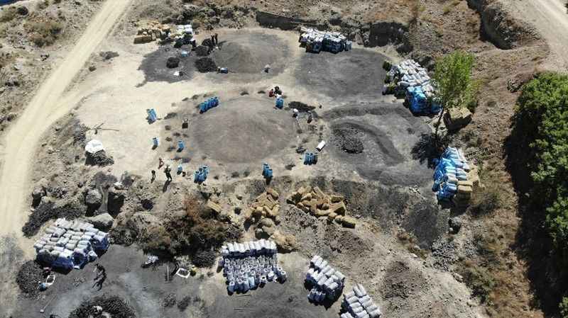 Yüzlerinde kömür karasıyla mevsimlik işçiler