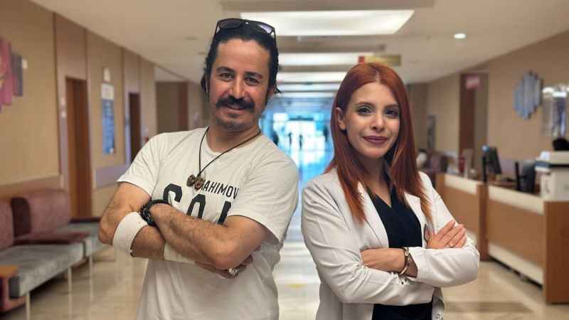  Tiyatro oyununu sergilemek için 30 günde 20 kilo verdi