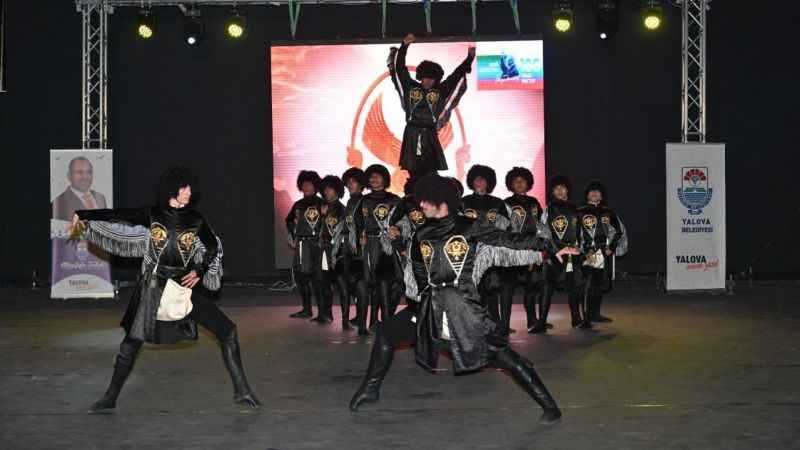 Dağıstan Halk Dansları Yalova’da beğeni topladı