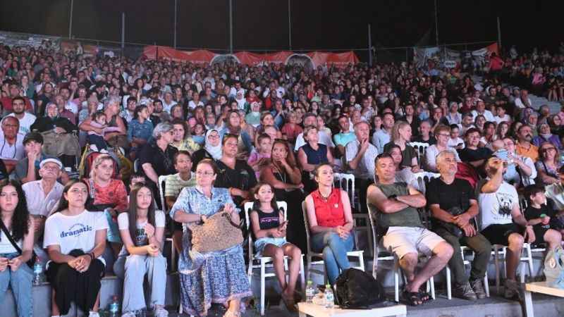 Dağıstan Halk Dansları Yalova’da beğeni topladı