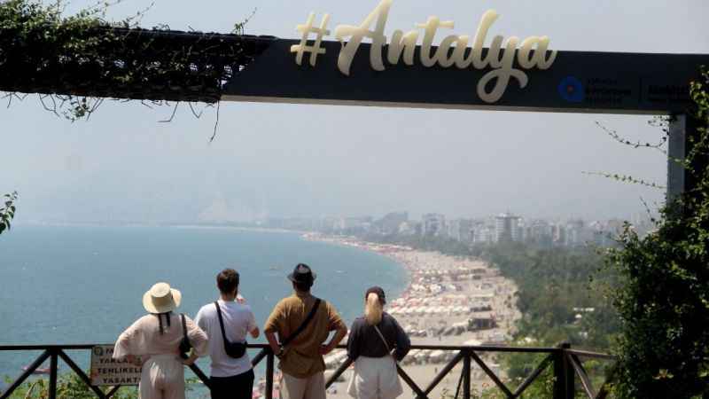Eyyamıbahur Antalyalıları da bunalttı