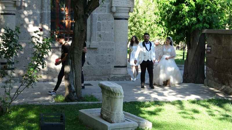 17 asırlık Kilise Camii ihtişamıyla turistleri cezbediyor