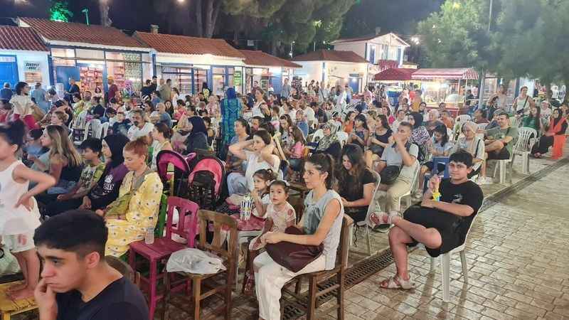 Kepez’in Nostaljik Yeşilçam Sokağı açıldı