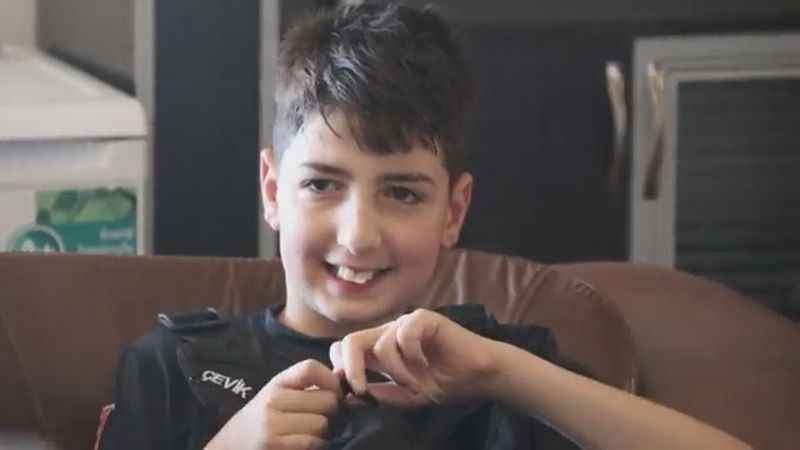 Kayseri polisinden engelli çocuğa doğum günü sürprizi