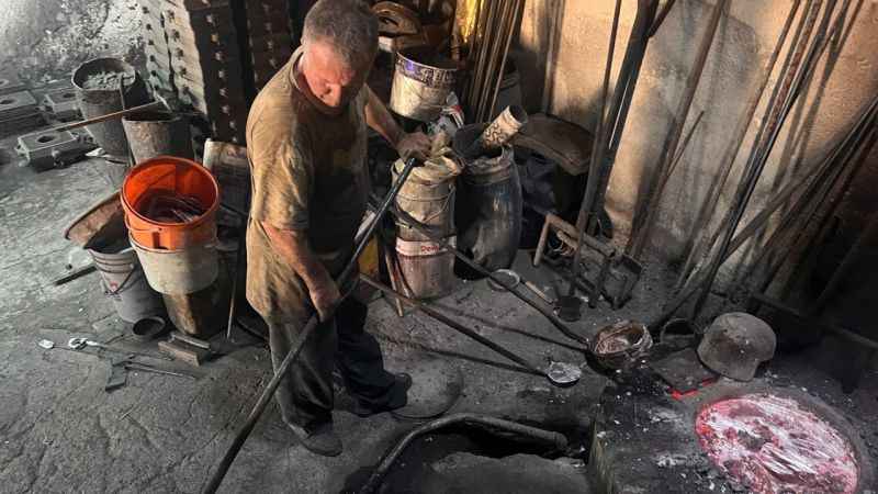 Döküm ustalarının zor mesaisi