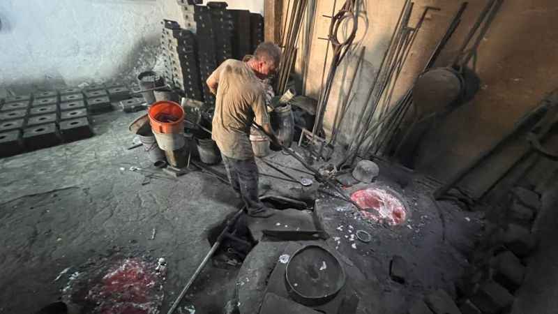 Döküm ustalarının zor mesaisi