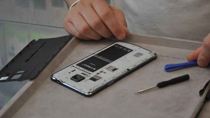 Sıcaklarda cep telefonunuzu uzun süre şarjda bırakmayın