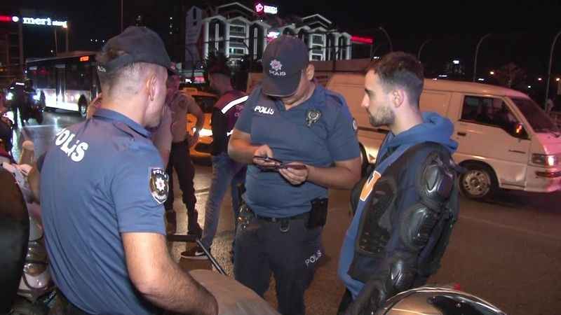 Ümraniye'de kurallara uymayan motosiklet sürücülerine ceza