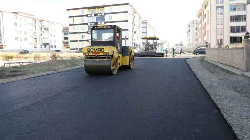 Kars’ta yollar sıcak asfalt oluyor