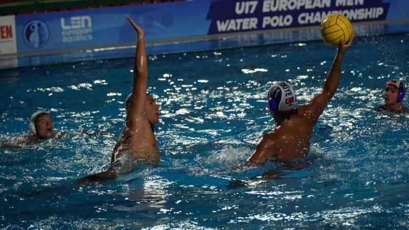 Milliler, U17 Avrupa Sutopu Şampiyonası'na galibiyetle başladı