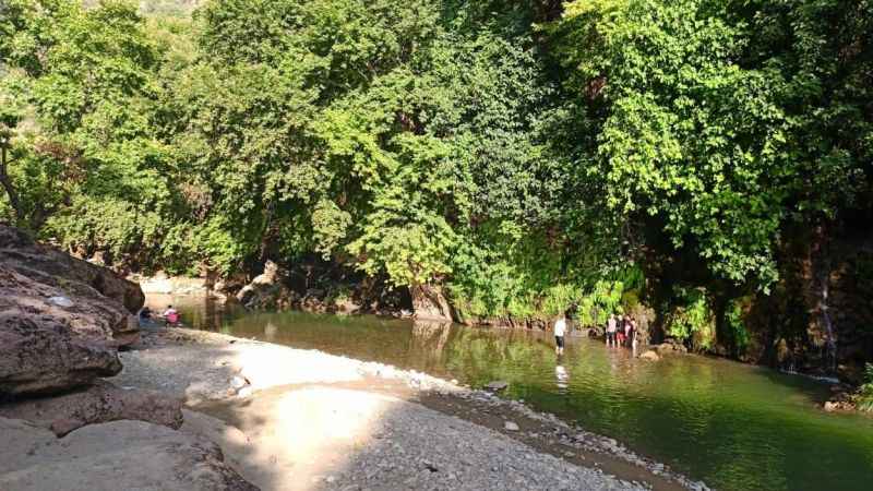 Vatandaş sıcaklarda dere yataklarına akın ediyor