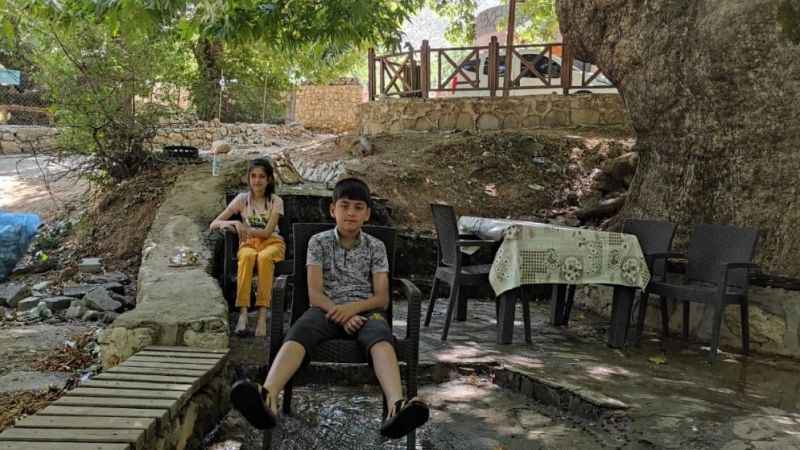 Vatandaş sıcaklarda dere yataklarına akın ediyor