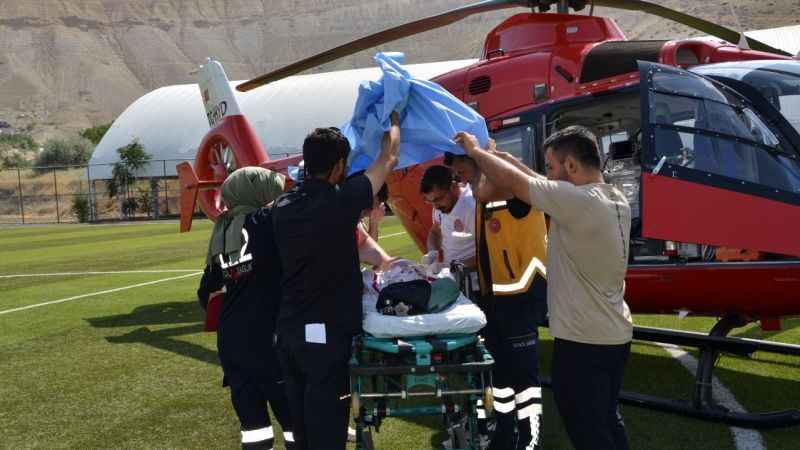 Hava ambulansı yeni doğan bebek için havalandı