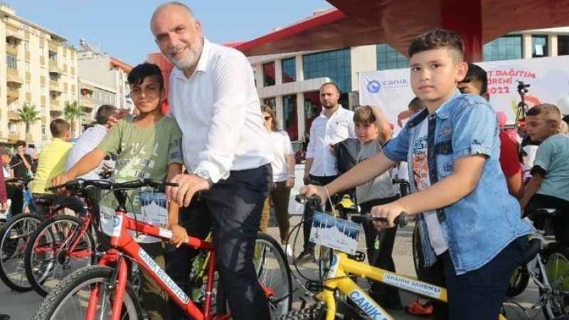 Haydi Çocuklar Güle Oynaya Camiye Projesi