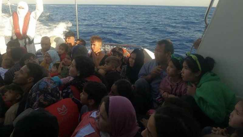 Yunan unsurlarınca ölüme terk edilen 62 kaçak göçmen kurtarıldı