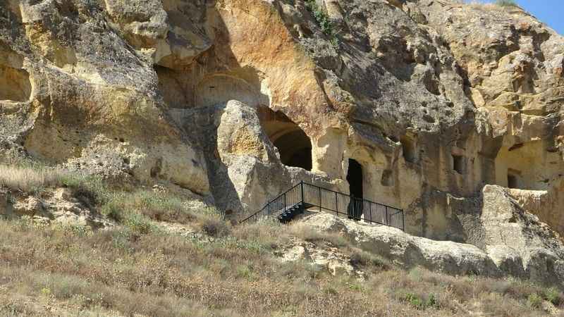 Tarihi Manastır ilgisizlik nedeniyle kuşlara yuva oldu