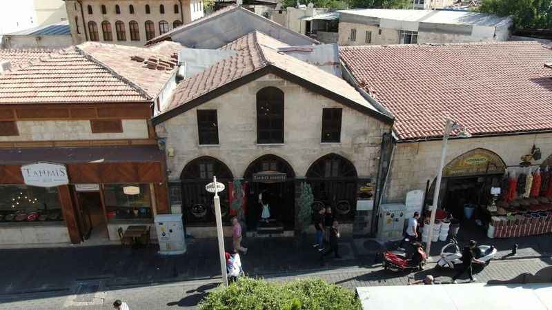 Asırlık Tahmis kahvesi depreme meydan okudu