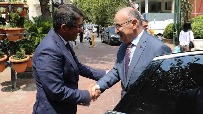 Manisa Valisi veda turlarına başladı