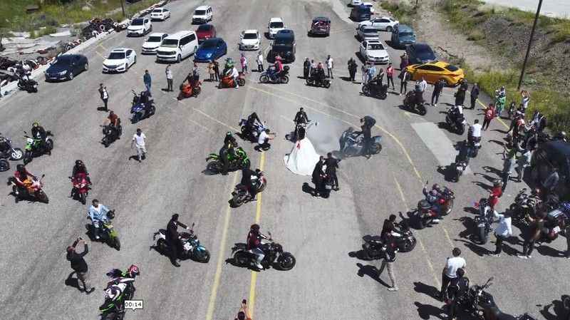 Erzurum’da motosikletli düğün alayı