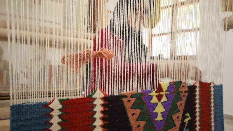 Kaş’ta “Barak Kilimi” dokumacılığı başlatıldı