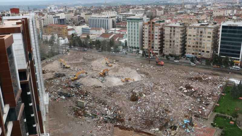 Diyarbakır'da 411 kişinin hayatını kaybettiği 6 yapıdan geriye dümdüz alan kaldı