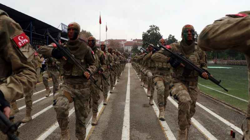 Bin 582 komando dualarla mezun oldu