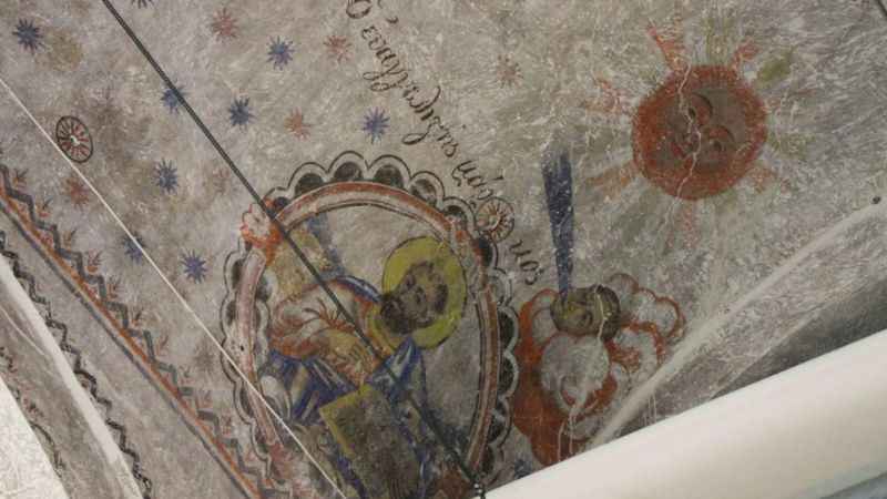 Hz. İsa ve havarilerinin figürleri cami kubbesinde