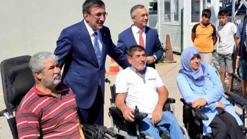 Cumhurbaşkanı Yardımcısı Cevdet Yılmaz, Nurdağı'nda incelemelerde bulundu