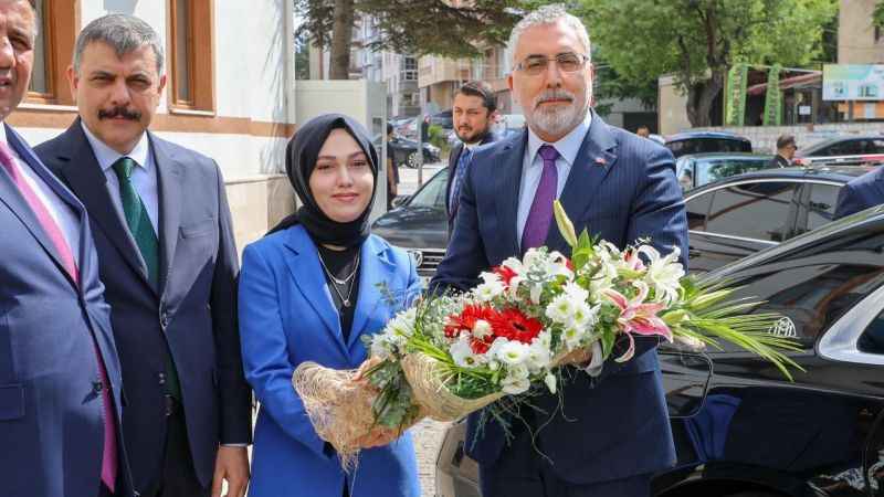 Bakan Işıkhan: “Toplu sözleşme süreci tüm tarafları memnun edecek”