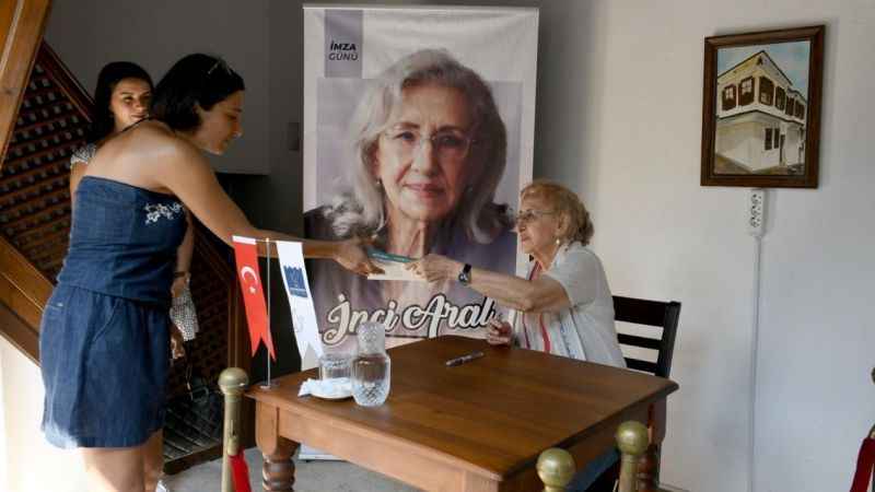 Usta yazar İnci Aral okurlarıyla buluştu