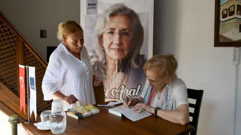 Usta yazar İnci Aral okurlarıyla buluştu